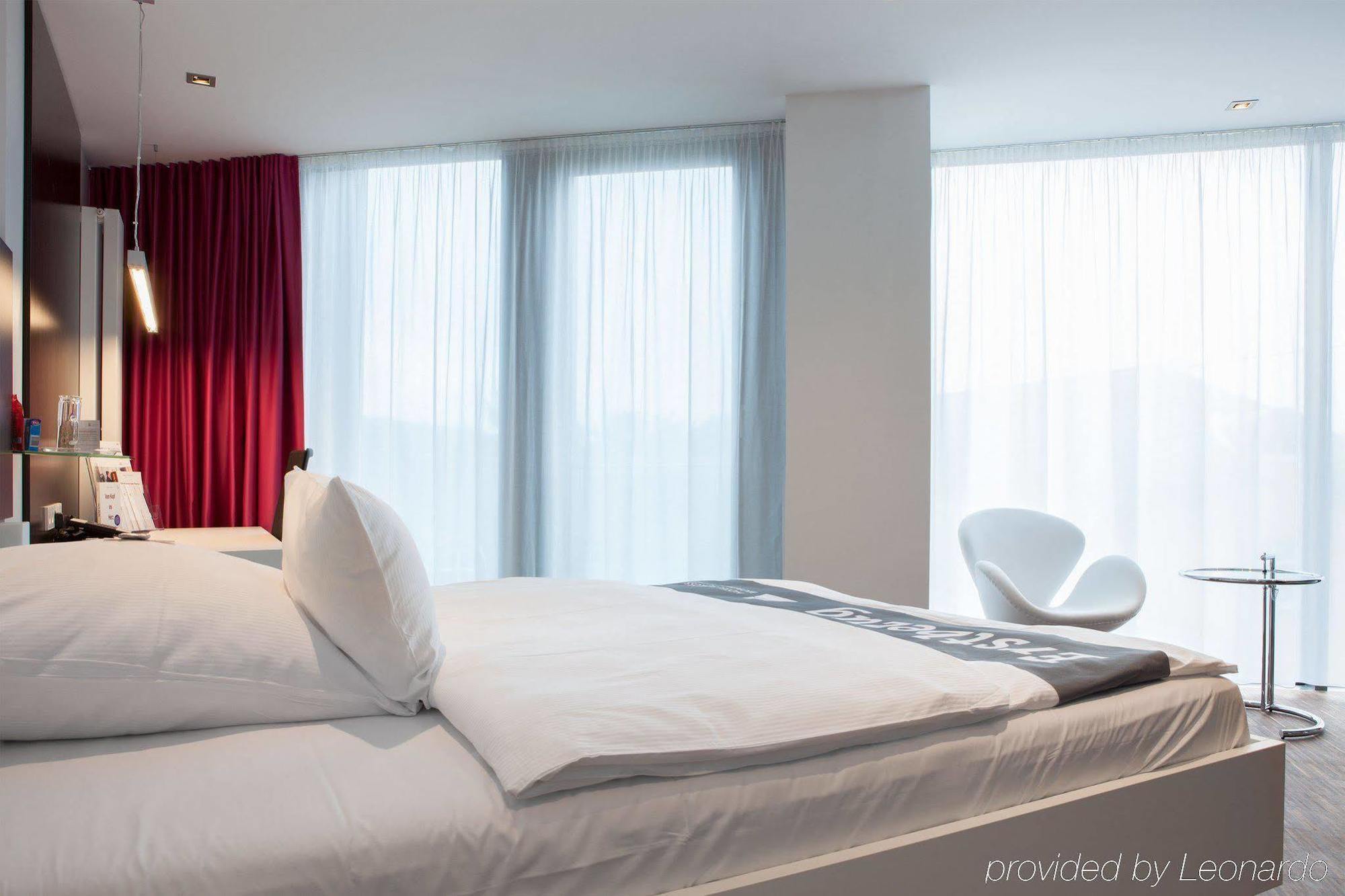 Hotel Schloss モンタバウアー エクステリア 写真